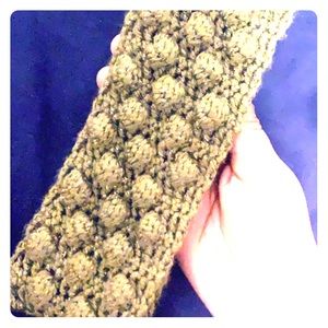 Bobble stitched ear warmer